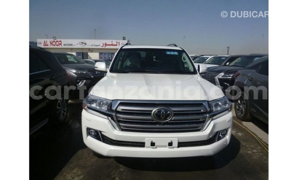 Buy Import Toyota Land Cruiser White Car in Import - Dubai in Arusha Buy Import Toyota Land Cruiser White Car in Import - Dubai in Arusha