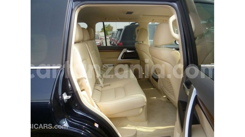 Big with watermark toyota land cruiser arusha import dubai 8500