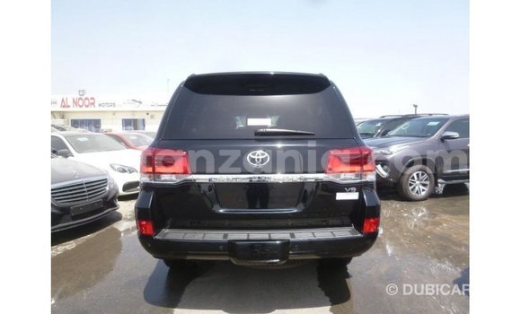 Nunua Imported Toyota Land Cruiser Nyeusi Gari ndani ya Import - Dubai nchini Arusha Nunua Imported Toyota Land Cruiser Nyeusi Gari ndani ya Import - Dubai nchini Arusha