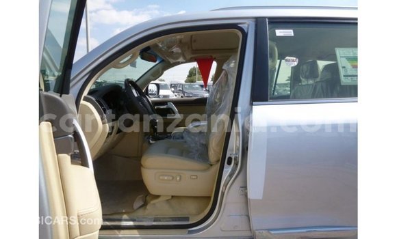 Nunua Imported Toyota Land Cruiser Nyingine Gari ndani ya Import - Dubai nchini Arusha Nunua Imported Toyota Land Cruiser Nyingine Gari ndani ya Import - Dubai nchini Arusha
