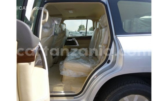 Nunua Imported Toyota Land Cruiser Nyingine Gari ndani ya Import - Dubai nchini Arusha Nunua Imported Toyota Land Cruiser Nyingine Gari ndani ya Import - Dubai nchini Arusha