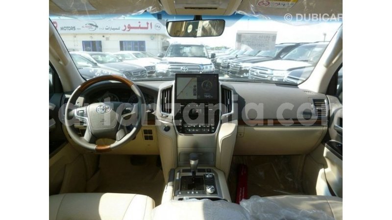 Big with watermark toyota land cruiser arusha import dubai 8503