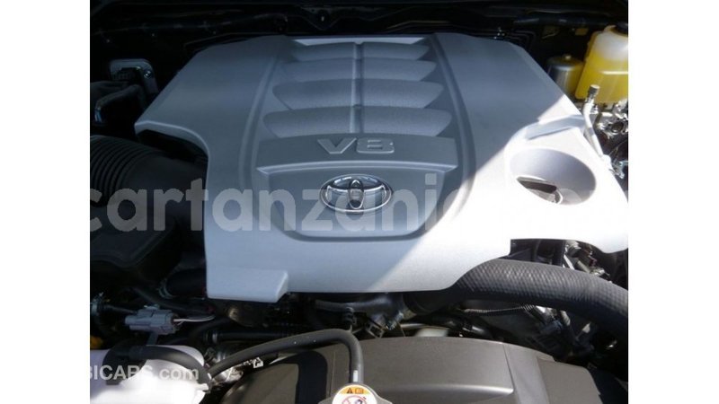 Big with watermark toyota land cruiser arusha import dubai 8503