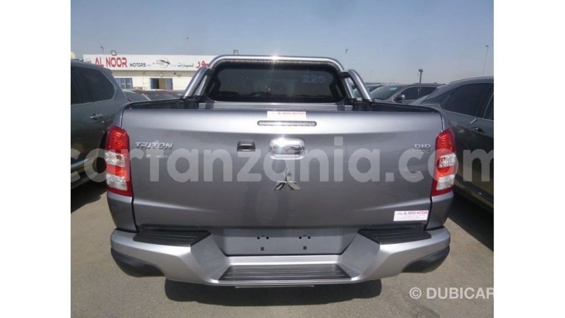 Big with watermark mitsubishi i arusha import dubai 8504