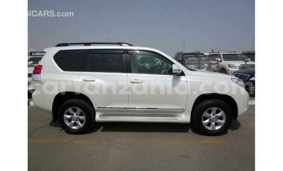 Nunua Imported Toyota Prado Nyeupe Gari ndani ya Import - Dubai nchini Arusha Nunua Imported Toyota Prado Nyeupe Gari ndani ya Import - Dubai nchini Arusha