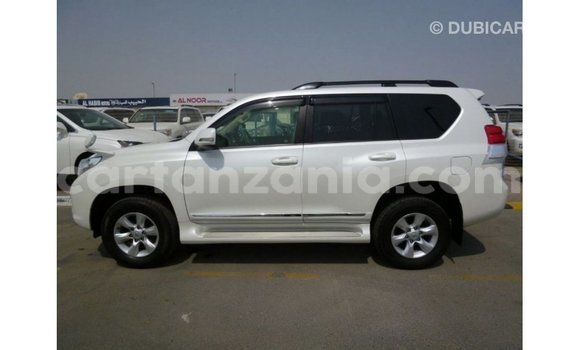 Nunua Imported Toyota Prado Nyeupe Gari ndani ya Import - Dubai nchini Arusha Nunua Imported Toyota Prado Nyeupe Gari ndani ya Import - Dubai nchini Arusha
