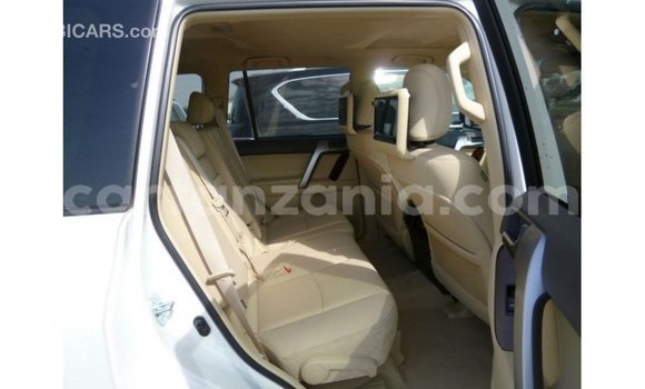 Nunua Imported Toyota Prado Nyeupe Gari ndani ya Import - Dubai nchini Arusha Nunua Imported Toyota Prado Nyeupe Gari ndani ya Import - Dubai nchini Arusha
