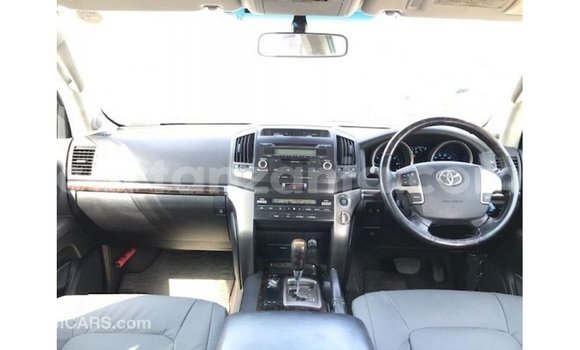 Nunua Imported Toyota Land Cruiser Nyingine Gari ndani ya Import - Dubai nchini Arusha Nunua Imported Toyota Land Cruiser Nyingine Gari ndani ya Import - Dubai nchini Arusha