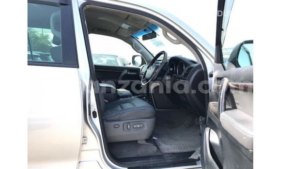 Nunua Imported Toyota Land Cruiser Nyingine Gari ndani ya Import - Dubai nchini Arusha Nunua Imported Toyota Land Cruiser Nyingine Gari ndani ya Import - Dubai nchini Arusha