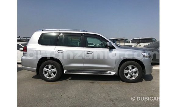 Nunua Imported Toyota Land Cruiser Nyingine Gari ndani ya Import - Dubai nchini Arusha Nunua Imported Toyota Land Cruiser Nyingine Gari ndani ya Import - Dubai nchini Arusha