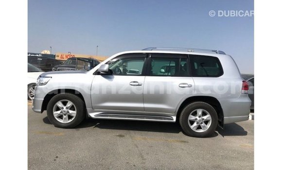 Nunua Imported Toyota Land Cruiser Nyingine Gari ndani ya Import - Dubai nchini Arusha Nunua Imported Toyota Land Cruiser Nyingine Gari ndani ya Import - Dubai nchini Arusha