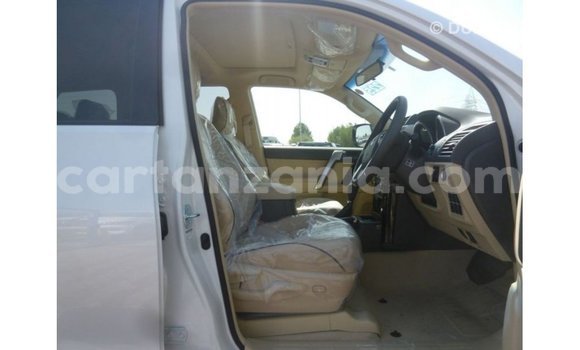 Nunua Imported Toyota Prado Nyeupe Gari ndani ya Import - Dubai nchini Arusha Nunua Imported Toyota Prado Nyeupe Gari ndani ya Import - Dubai nchini Arusha
