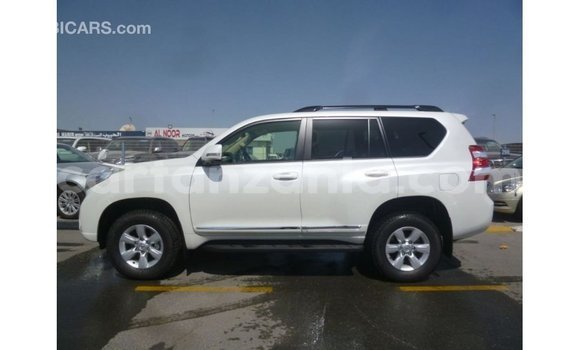 Nunua Imported Toyota Prado Nyeupe Gari ndani ya Import - Dubai nchini Arusha Nunua Imported Toyota Prado Nyeupe Gari ndani ya Import - Dubai nchini Arusha