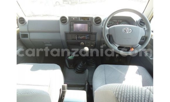 Buy Import Toyota Land Cruiser Beige Car in Import - Dubai in Arusha Buy Import Toyota Land Cruiser Beige Car in Import - Dubai in Arusha