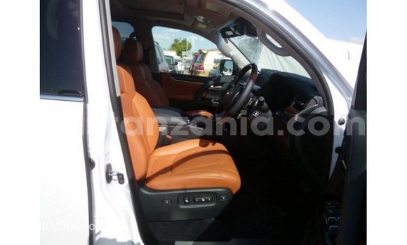 Nunua Imported Lexus LX Nyeupe Gari ndani ya Import - Dubai nchini Arusha Nunua Imported Lexus LX Nyeupe Gari ndani ya Import - Dubai nchini Arusha