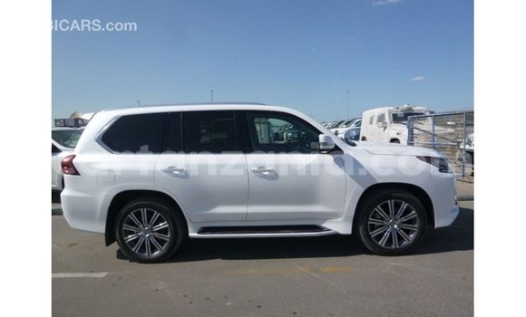 Nunua Imported Lexus LX Nyeupe Gari ndani ya Import - Dubai nchini Arusha Nunua Imported Lexus LX Nyeupe Gari ndani ya Import - Dubai nchini Arusha