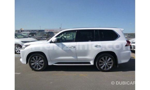 Nunua Imported Lexus LX Nyeupe Gari ndani ya Import - Dubai nchini Arusha Nunua Imported Lexus LX Nyeupe Gari ndani ya Import - Dubai nchini Arusha