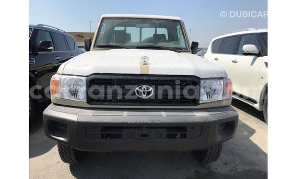 Nunua Imported Toyota Land Cruiser Beige Gari ndani ya Import - Dubai nchini Arusha Nunua Imported Toyota Land Cruiser Beige Gari ndani ya Import - Dubai nchini Arusha