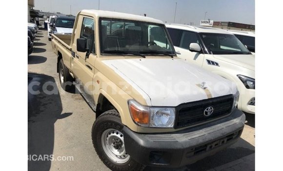 Nunua Imported Toyota Land Cruiser Beige Gari ndani ya Import - Dubai nchini Arusha Nunua Imported Toyota Land Cruiser Beige Gari ndani ya Import - Dubai nchini Arusha