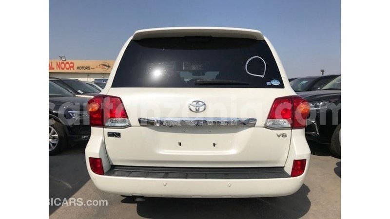 Big with watermark toyota land cruiser arusha import dubai 8535