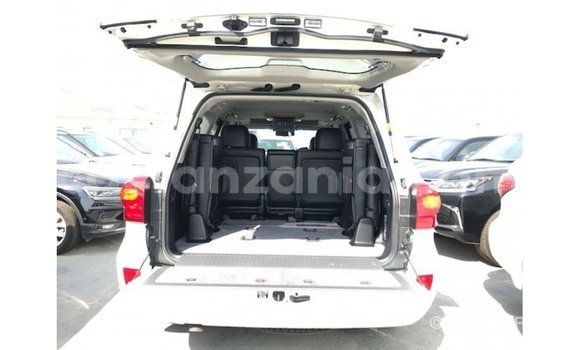 Nunua Imported Toyota Land Cruiser Nyeupe Gari ndani ya Import - Dubai nchini Arusha Nunua Imported Toyota Land Cruiser Nyeupe Gari ndani ya Import - Dubai nchini Arusha