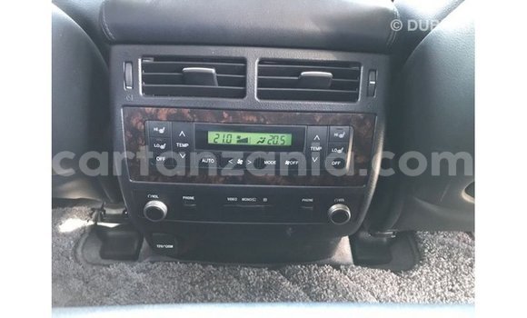 Nunua Imported Toyota Land Cruiser Nyeupe Gari ndani ya Import - Dubai nchini Arusha Nunua Imported Toyota Land Cruiser Nyeupe Gari ndani ya Import - Dubai nchini Arusha
