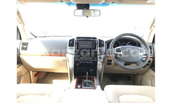 Buy Import Toyota Land Cruiser Black Car in Import - Dubai in Arusha Buy Import Toyota Land Cruiser Black Car in Import - Dubai in Arusha