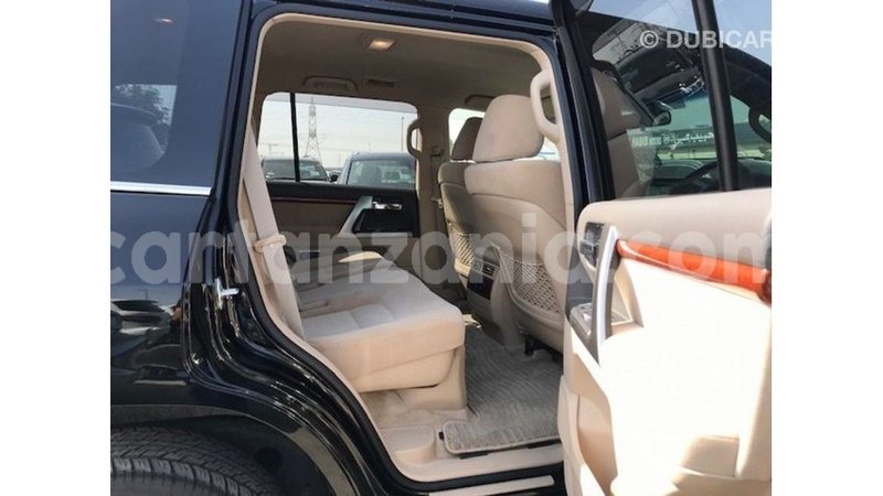 Big with watermark toyota land cruiser arusha import dubai 8536