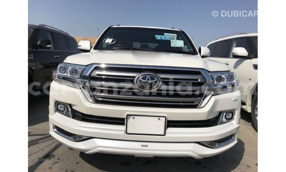 Nunua Imported Toyota Land Cruiser Nyeupe Gari ndani ya Import - Dubai nchini Arusha Nunua Imported Toyota Land Cruiser Nyeupe Gari ndani ya Import - Dubai nchini Arusha