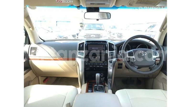 Big with watermark toyota land cruiser arusha import dubai 8543