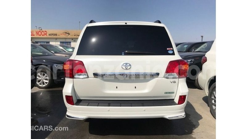 Big with watermark toyota land cruiser arusha import dubai 8543