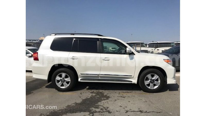 Big with watermark toyota land cruiser arusha import dubai 8543