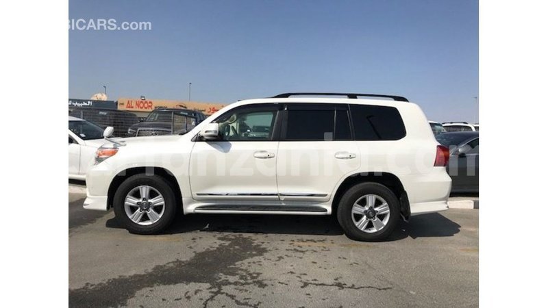 Big with watermark toyota land cruiser arusha import dubai 8543