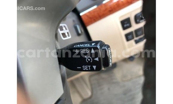 Nunua Imported Toyota Land Cruiser Nyeupe Gari ndani ya Import - Dubai nchini Arusha Nunua Imported Toyota Land Cruiser Nyeupe Gari ndani ya Import - Dubai nchini Arusha