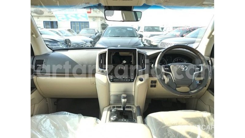 Big with watermark toyota land cruiser arusha import dubai 8544