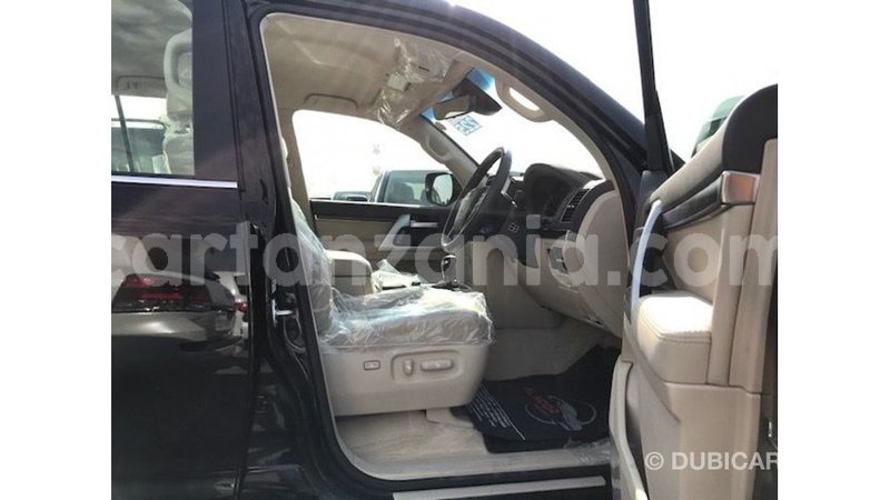 Big with watermark toyota land cruiser arusha import dubai 8544