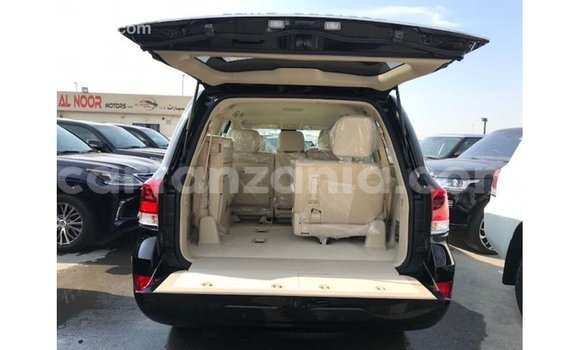 Buy Import Toyota Land Cruiser Black Car in Import - Dubai in Arusha Buy Import Toyota Land Cruiser Black Car in Import - Dubai in Arusha
