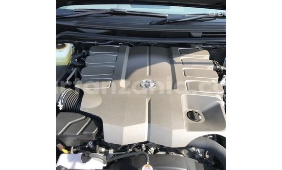Buy Import Toyota Land Cruiser Black Car in Import - Dubai in Arusha Buy Import Toyota Land Cruiser Black Car in Import - Dubai in Arusha