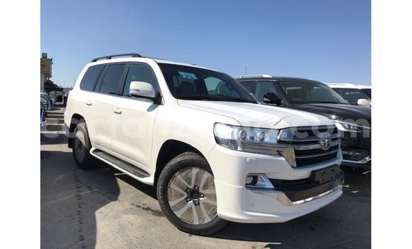 Nunua Imported Toyota Land Cruiser Nyeupe Gari ndani ya Import - Dubai nchini Arusha Nunua Imported Toyota Land Cruiser Nyeupe Gari ndani ya Import - Dubai nchini Arusha