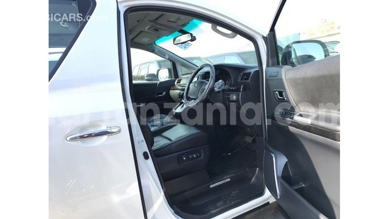 Big with watermark toyota vellfire arusha import dubai 8548