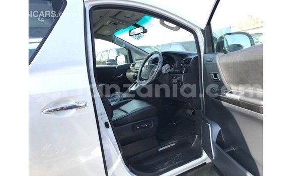 Nunua Imported Toyota Vellfire Nyeupe Gari ndani ya Import - Dubai nchini Arusha Nunua Imported Toyota Vellfire Nyeupe Gari ndani ya Import - Dubai nchini Arusha
