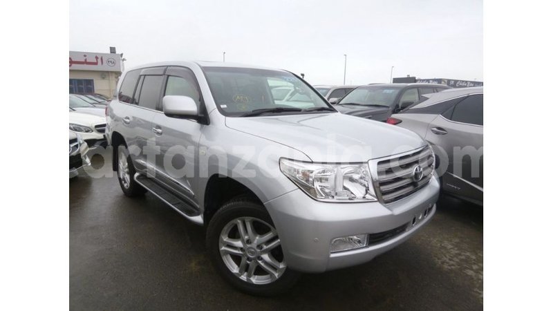 Big with watermark toyota land cruiser arusha import dubai 8550