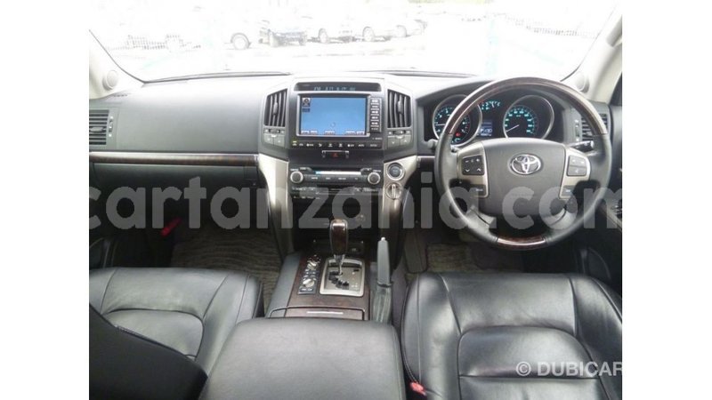 Big with watermark toyota land cruiser arusha import dubai 8550
