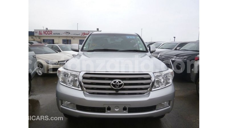 Big with watermark toyota land cruiser arusha import dubai 8550