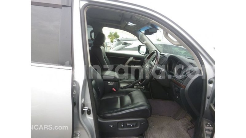 Big with watermark toyota land cruiser arusha import dubai 8550