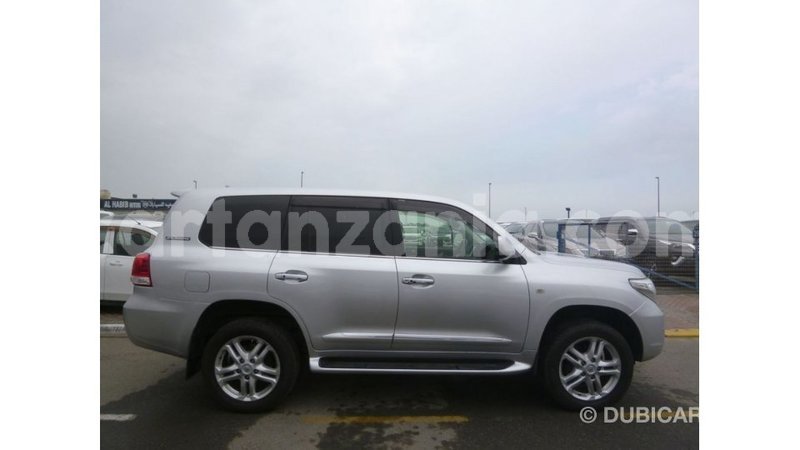 Big with watermark toyota land cruiser arusha import dubai 8550