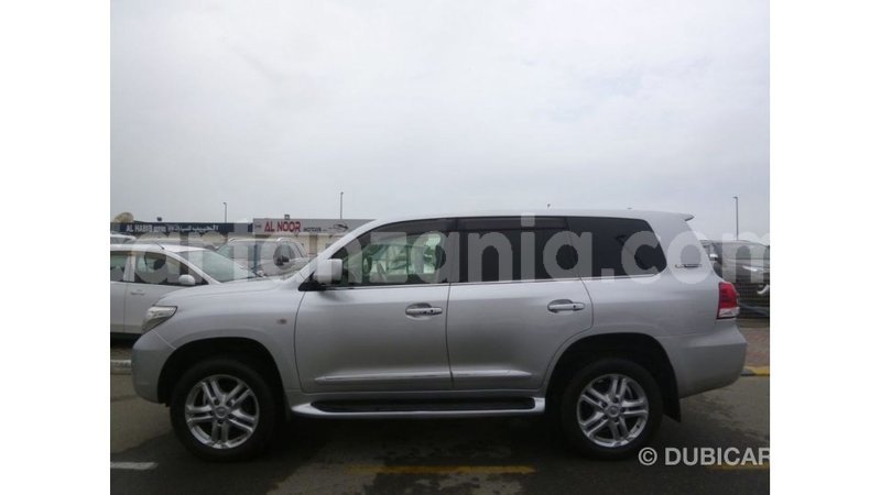 Big with watermark toyota land cruiser arusha import dubai 8550