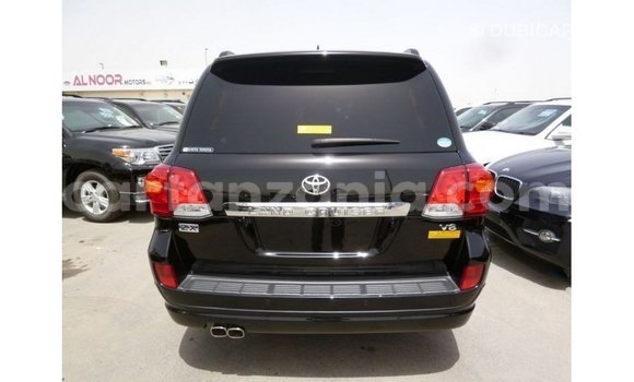 Nunua Imported Toyota Land Cruiser Nyeusi Gari ndani ya Import - Dubai nchini Arusha Nunua Imported Toyota Land Cruiser Nyeusi Gari ndani ya Import - Dubai nchini Arusha