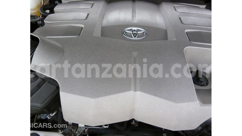 Big with watermark toyota land cruiser arusha import dubai 8553