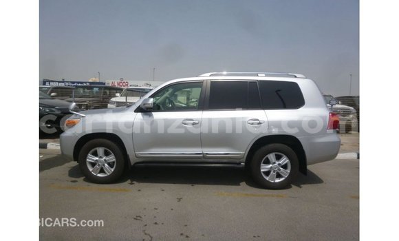 Nunua Imported Toyota Land Cruiser Nyingine Gari ndani ya Import - Dubai nchini Arusha Nunua Imported Toyota Land Cruiser Nyingine Gari ndani ya Import - Dubai nchini Arusha